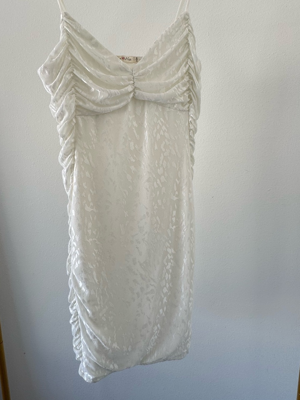 Heart Hips Shimmery Ivory-White Ruched Top size M